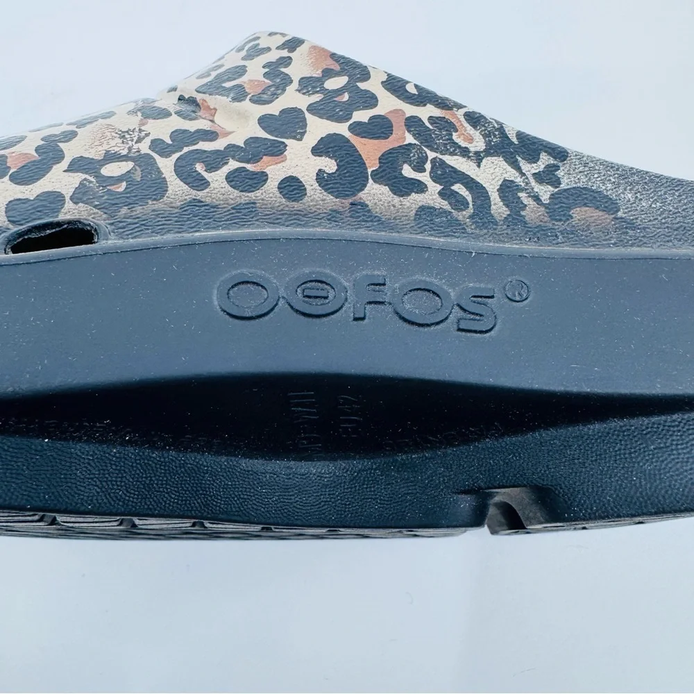 OOFOS slip clog